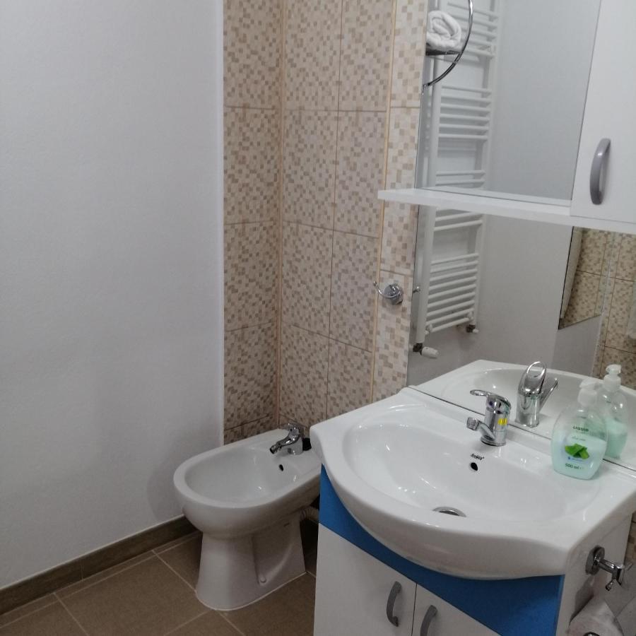 Karla Residence / Greta Residence Resita Bagian luar foto