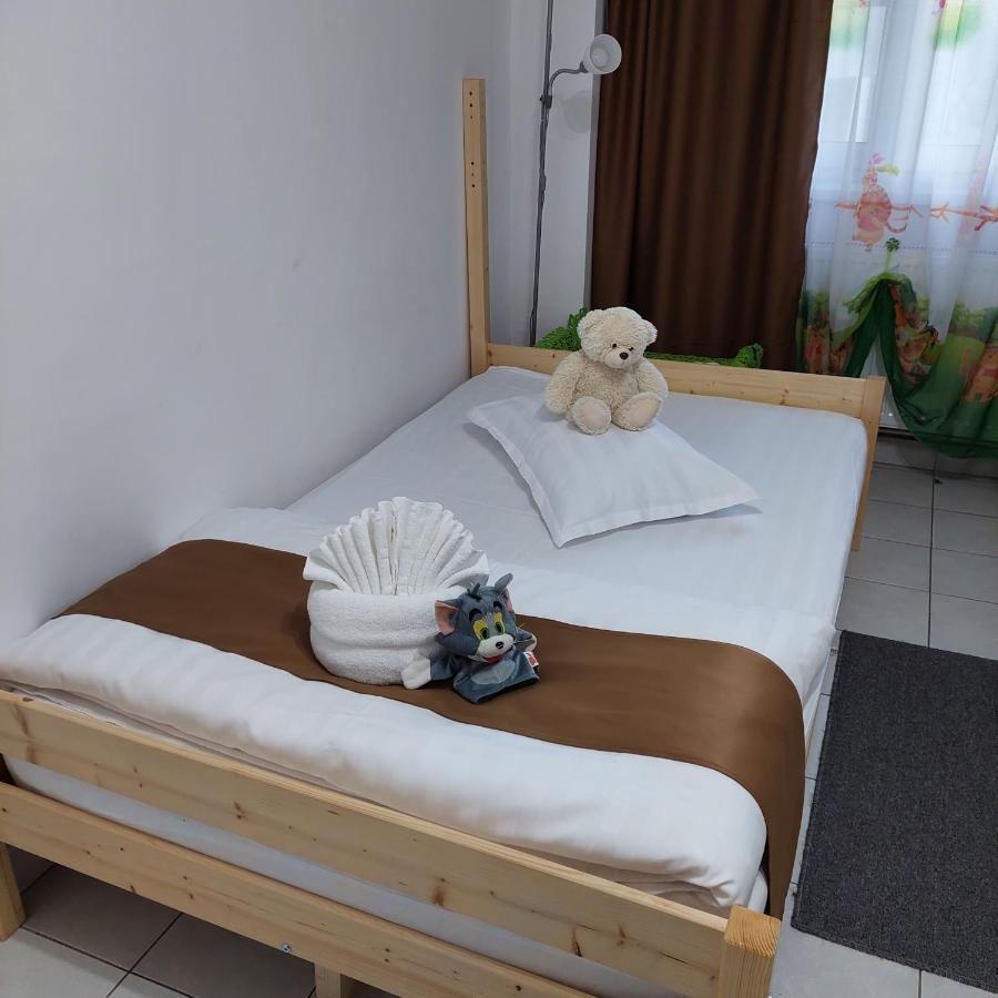 Karla Residence / Greta Residence Resita Bagian luar foto